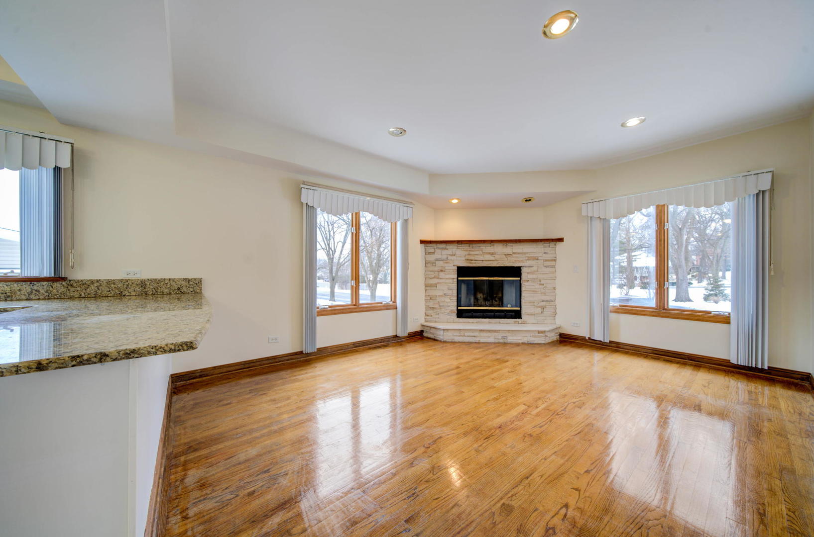 11 North County Line Road Hinsdale, IL 60521 - Photo 12 of 33