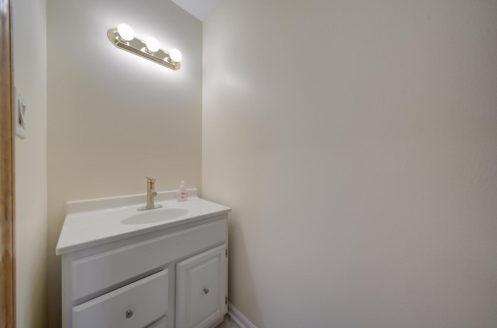 11 North County Line Road Hinsdale, IL 60521 - Photo 27 of 33
