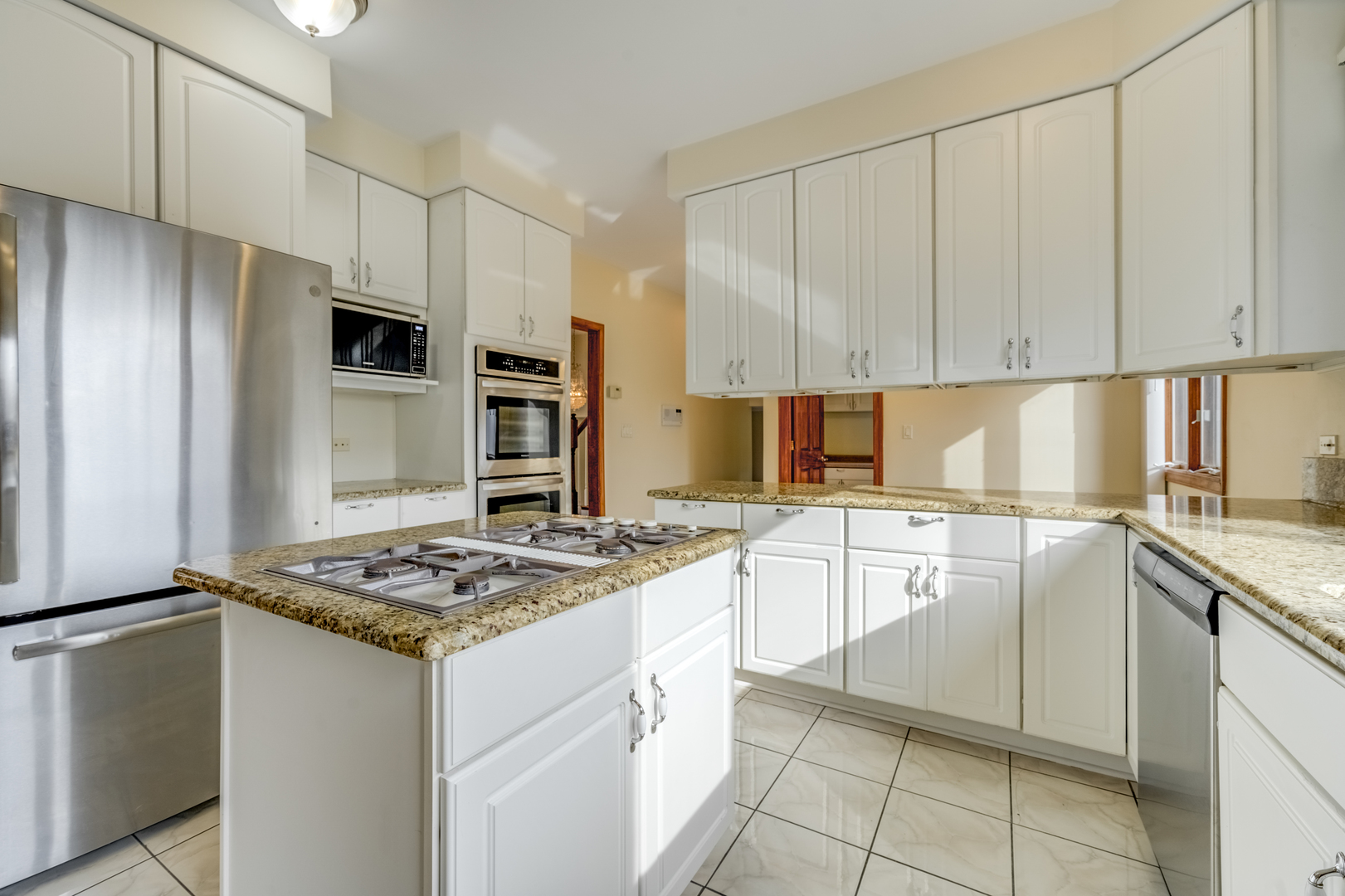 11 North County Line Road Hinsdale, IL 60521 - Photo 10 of 33