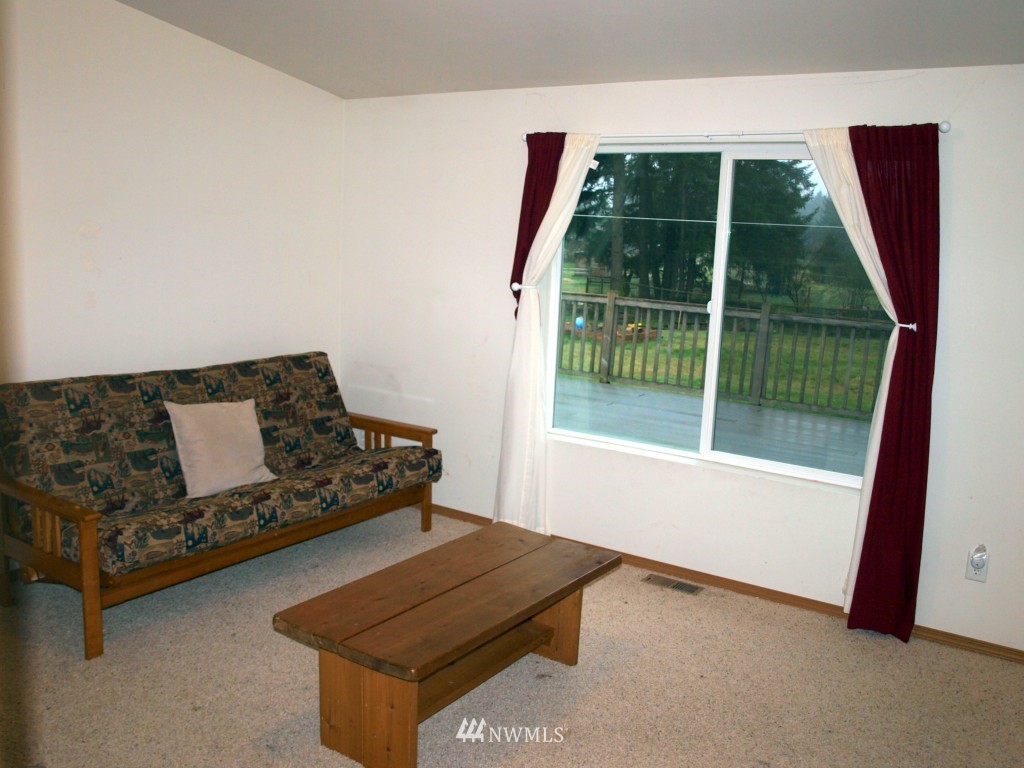 16815 Dodd Lane Southwest Rochester, WA 98579 - Photo 3 of 8