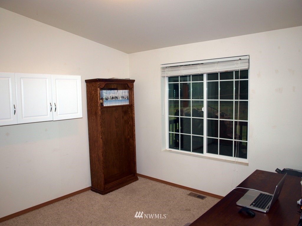 16815 Dodd Lane Southwest Rochester, WA 98579 - Photo 4 of 8