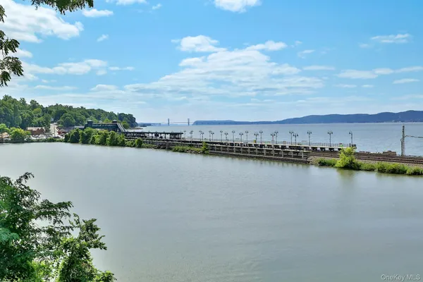 $495,000 | 616 Kemeys Avenue, Unit 616, Briarcliff Manor, NY 10510