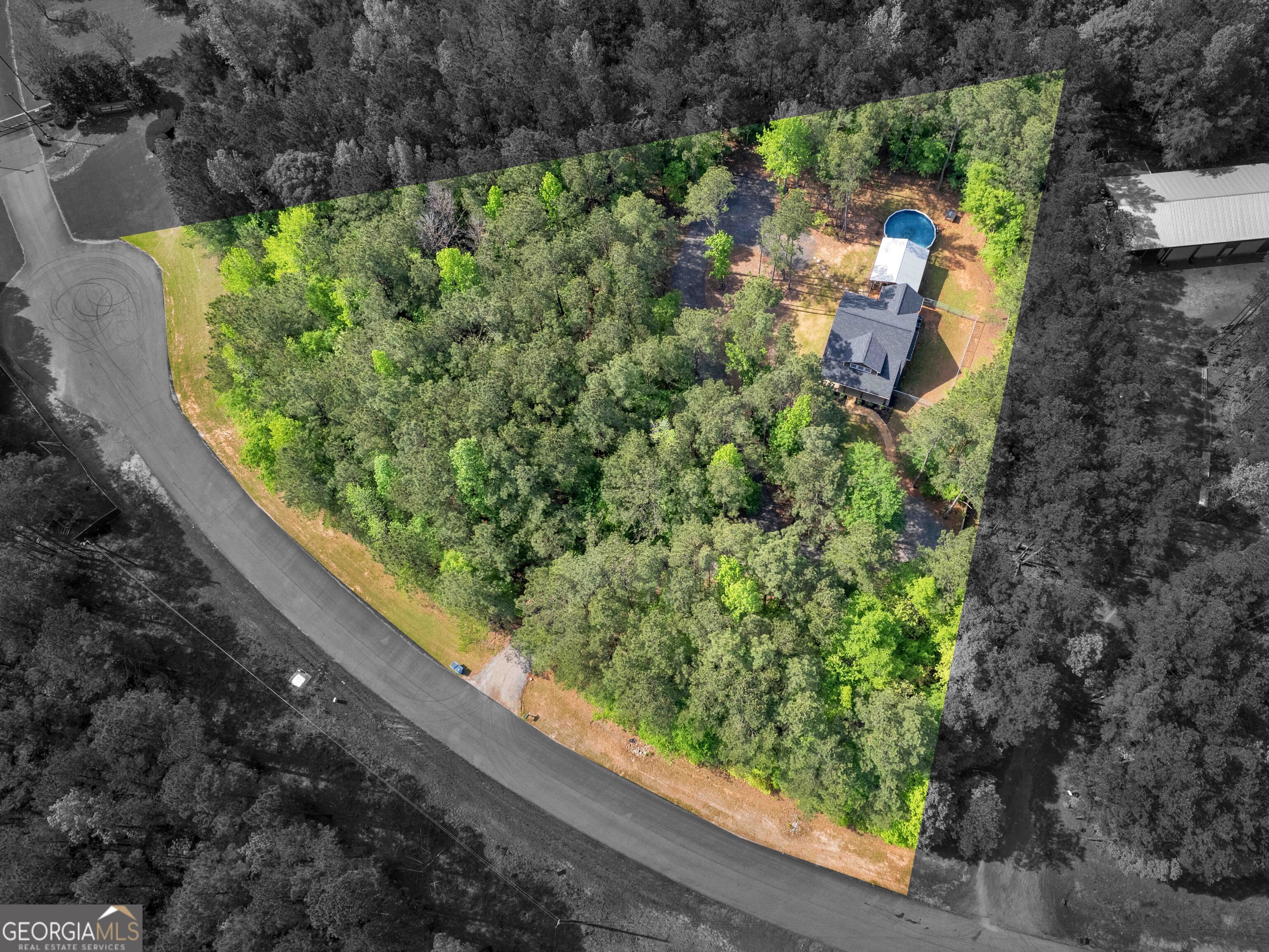 180 Preservation Avenue Jackson, GA 30233 - Photo 2 of 27 a view of a garden with plants