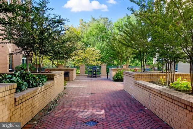 $440,000 | 2200 North Westmoreland Street, Unit 202, Arlington, VA 22213