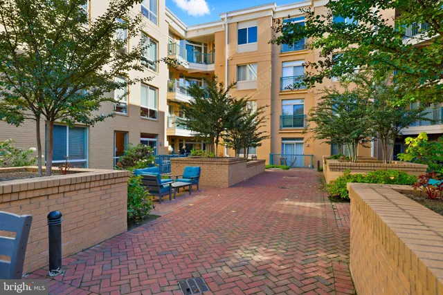 $440,000 | 2200 North Westmoreland Street, Unit 202, Arlington, VA 22213