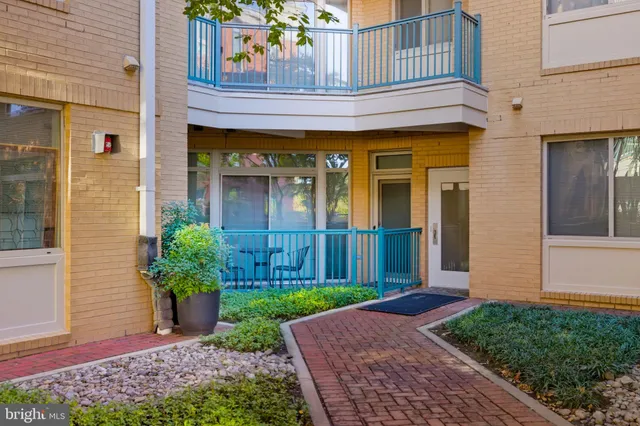 $440,000 | 2200 North Westmoreland Street, Unit 202, Arlington, VA 22213