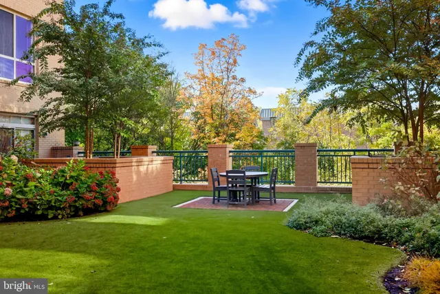 $440,000 | 2200 North Westmoreland Street, Unit 202, Arlington, VA 22213