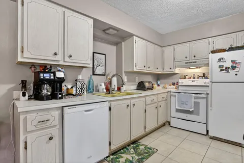 $398,900 | 9806 Northwest 71st Street, Tamarac, FL 33321