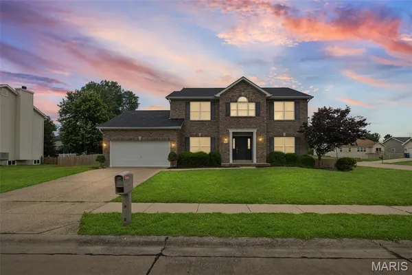 $405,000 | 318 Edbrooke Drive, Belleville, IL 62221