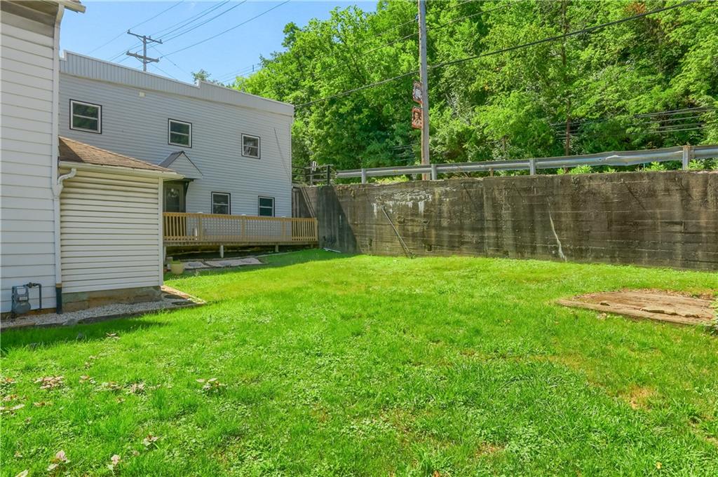 1550 Glenn Way McKees Rocks, PA 15136 - Photo 6 of 30