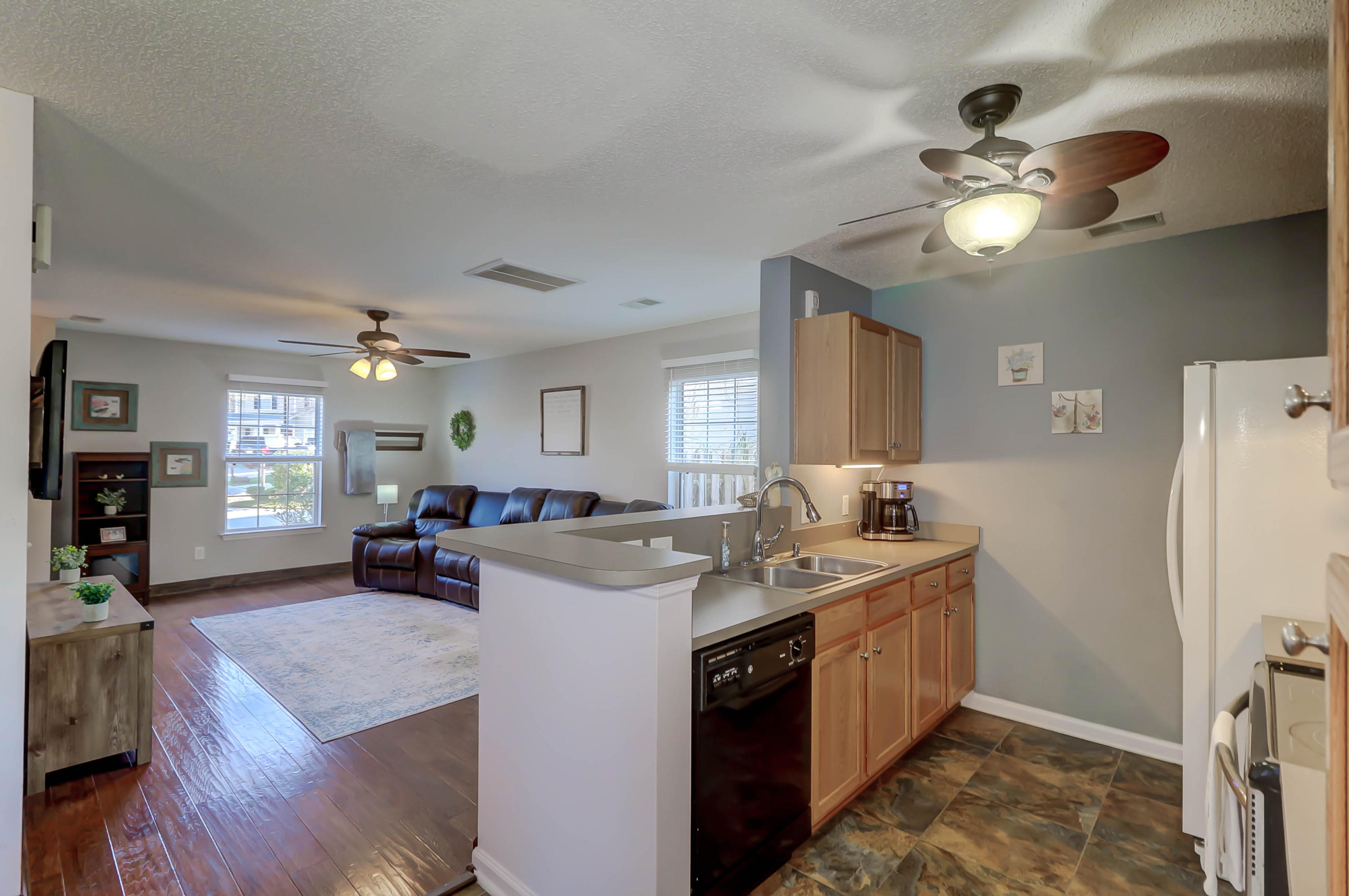 134 Hammerbeck Road Summerville, SC 29483 - Photo 8 of 39 134 Hammerbeck (28)