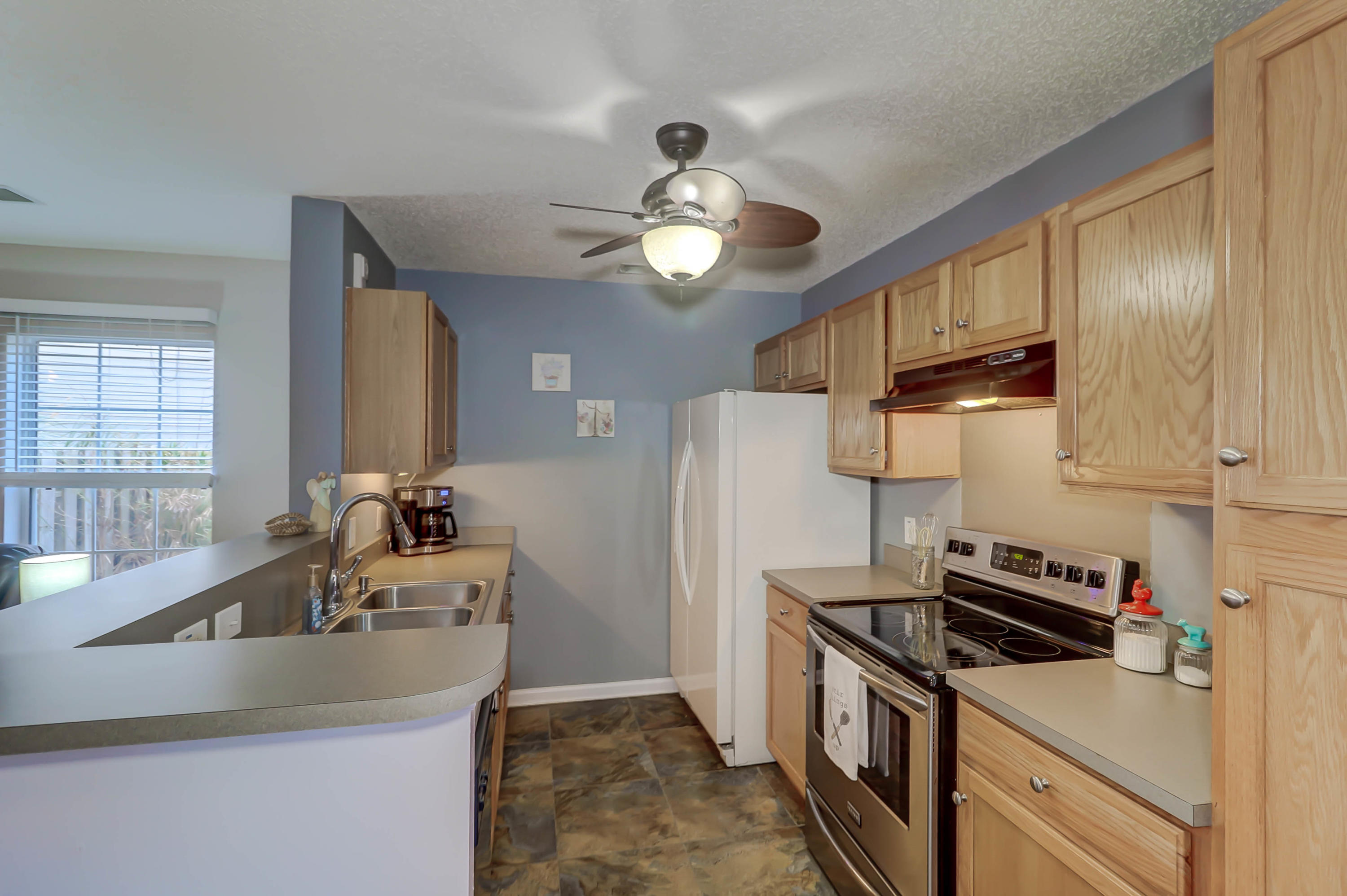 134 Hammerbeck Road Summerville, SC 29483 - Photo 9 of 39 134 Hammerbeck (30)