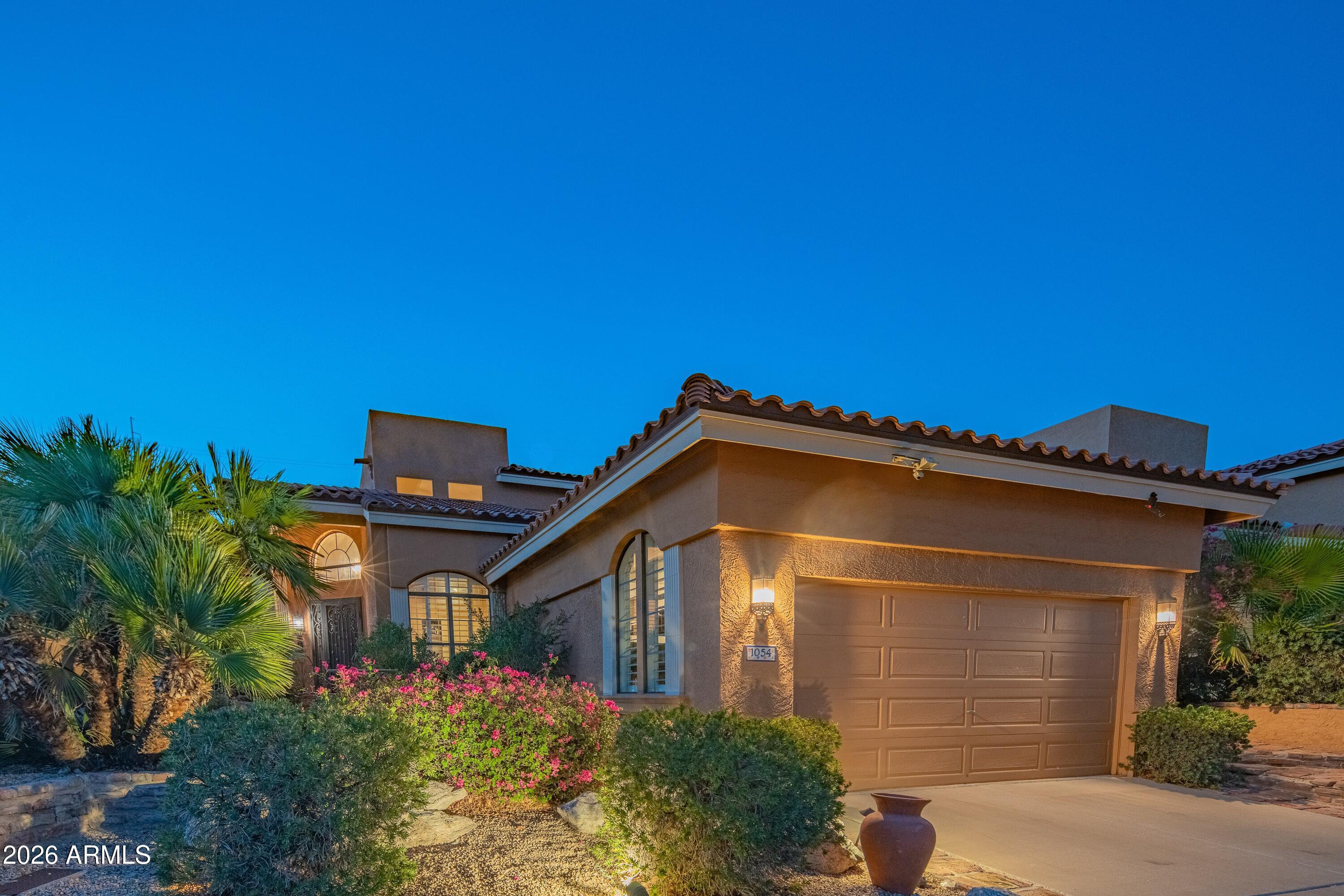 1054 East Shangri La Road Phoenix, AZ 85020 - Photo 1 of 37 Front of Home