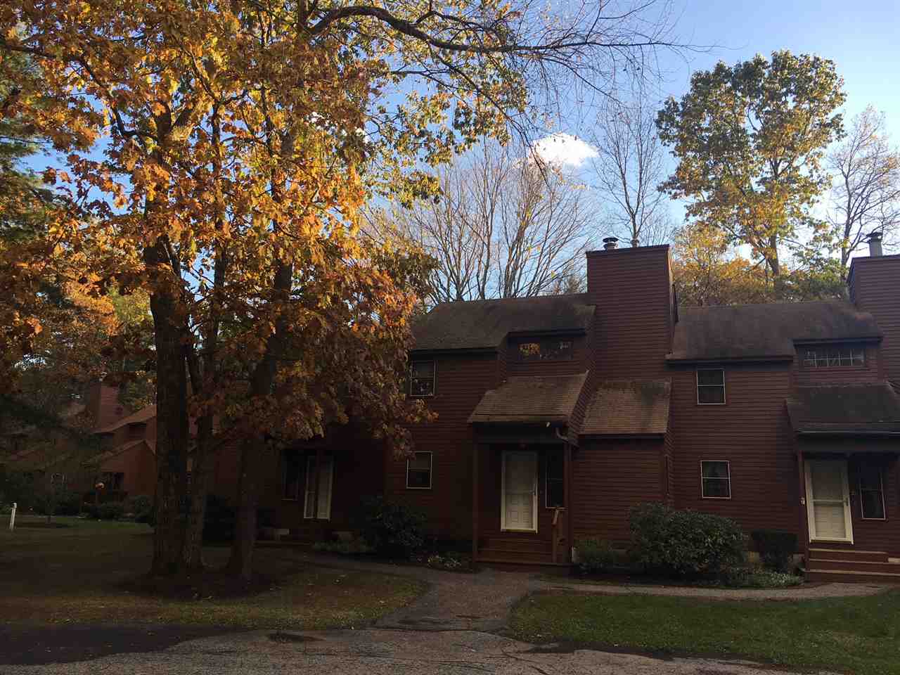 28 Kirriemuir Road Stratham, NH 03885 - Photo 1 of 38