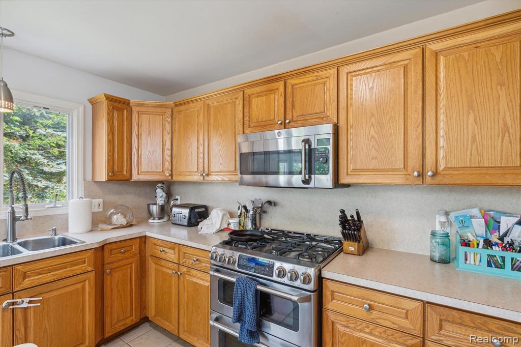 6543 Chatham Circle Rochester Hills, MI 48306 - Photo 14 of 51