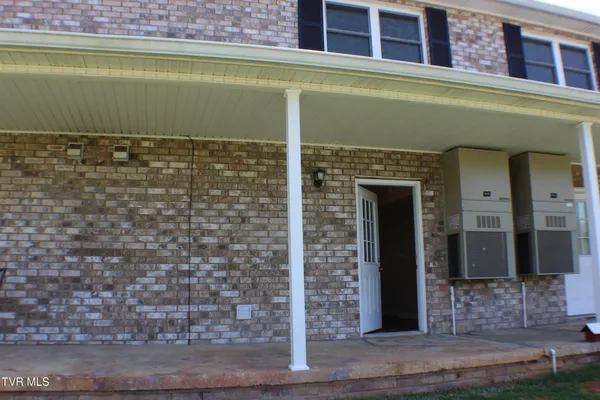 $1,050 | 730 Sir Echo Drive, Unit 8, Kingsport, TN 37663