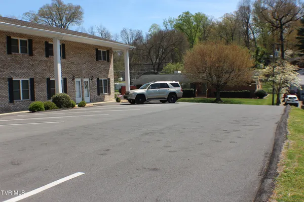 $1,050 | 730 Sir Echo Drive, Unit 8, Kingsport, TN 37663