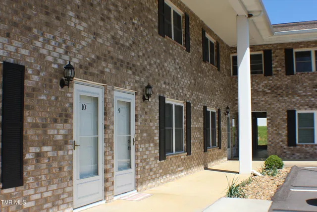 $1,050 | 730 Sir Echo Drive, Unit 8, Kingsport, TN 37663