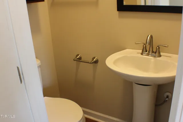 $1,050 | 730 Sir Echo Drive, Unit 8, Kingsport, TN 37663