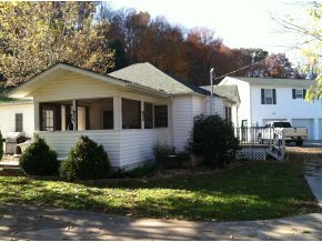 924-922 Bayless Road Jonesborough, TN 37659 - Photo 1 of 24 House Garage Home