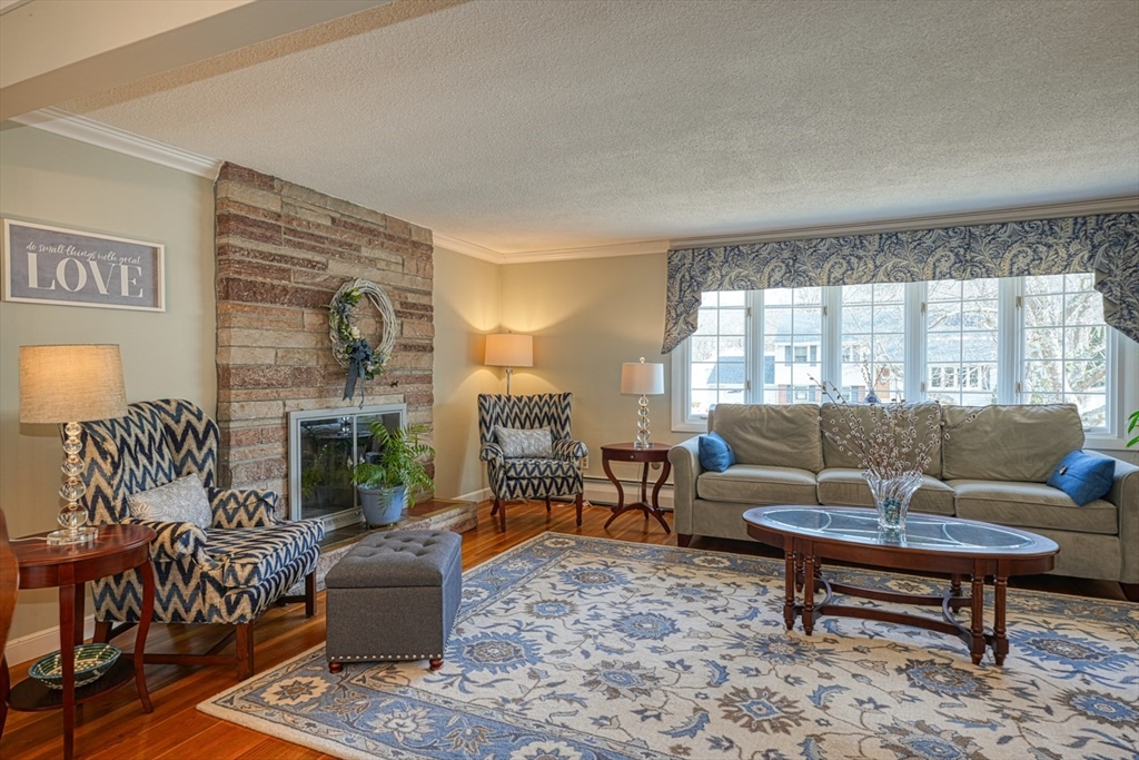 20 Spring Valley Road Burlington, MA 01803 - Photo 7 of 42 Gallery Image 7