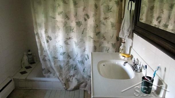 4035 King Road Saginaw, MI 48601 - Photo 14 of 20 31287892-13.JPG