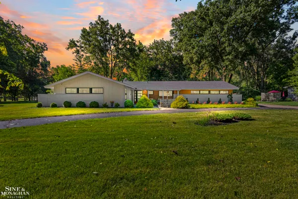 $507,500 | 2741 Braeburn Drive, Rochester Hills, MI 48309