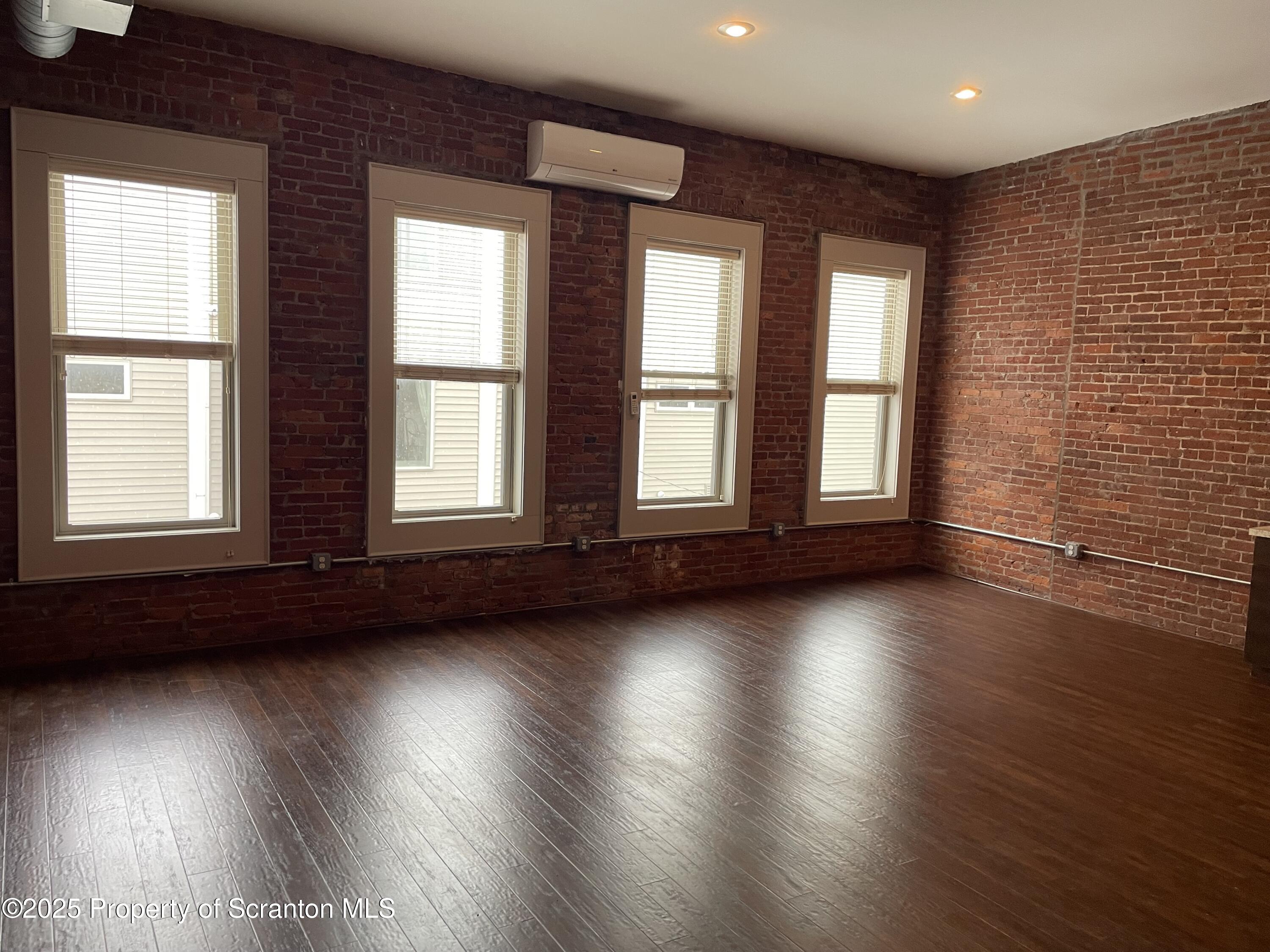 322 Penn Avenue, Unit 1 Scranton, PA 18503 - Photo 2 of 6 IMG_6774