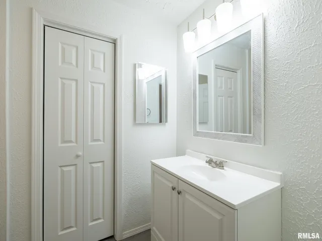 $264,500 | 7711 Linden Lane, Delavan, IL 61734