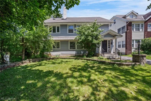 $1,750 | 2075 Coventry Road, Unit 2, Cleveland Heights, OH 44118