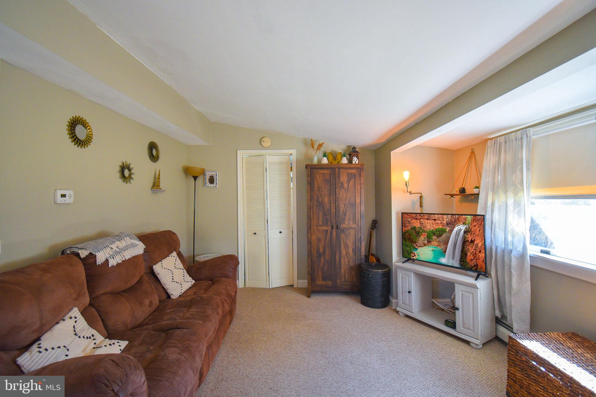 22 Rorer Avenue Hatboro, PA 19040 - Photo 21 of 42 Family Room