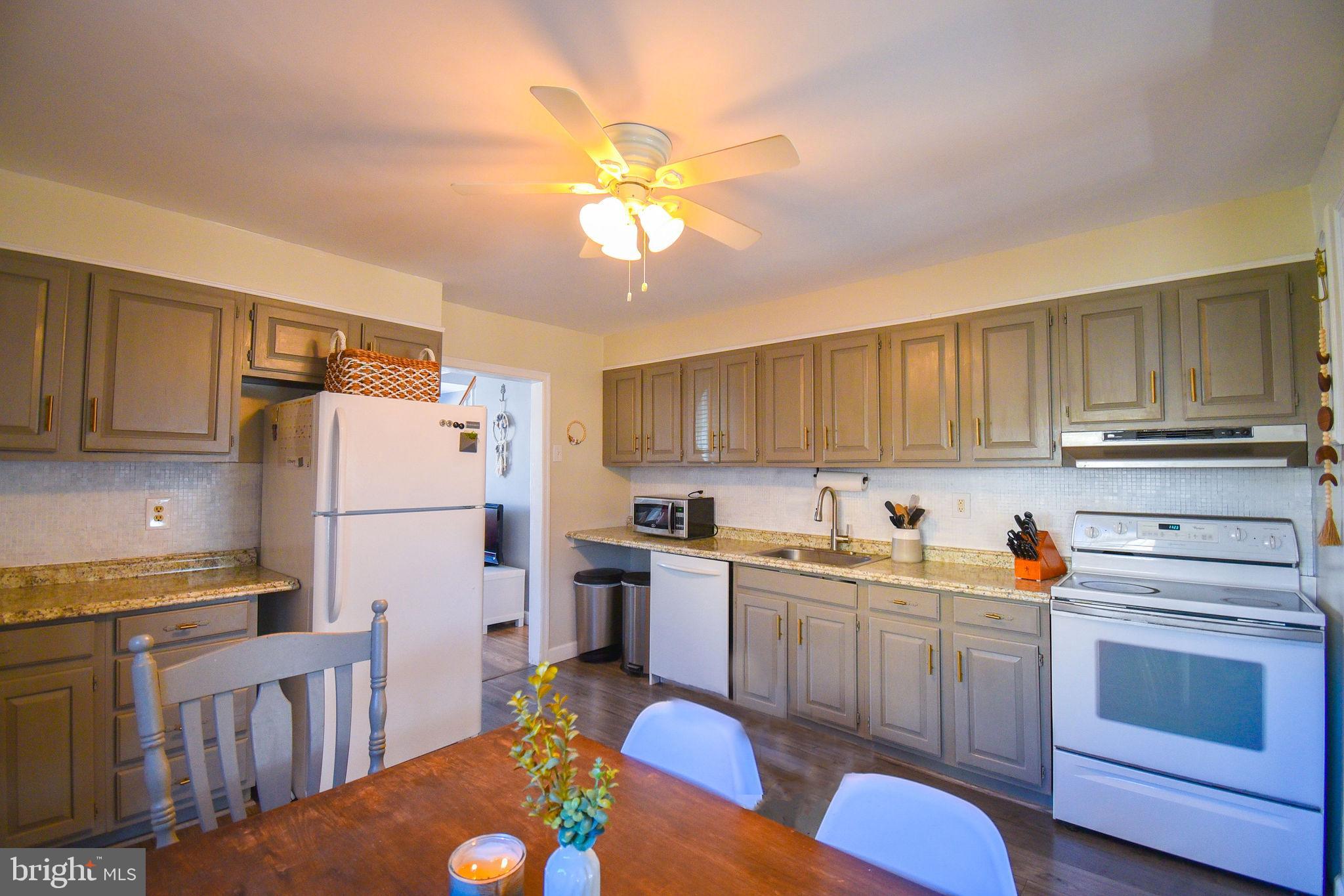 22 Rorer Avenue Hatboro, PA 19040 - Photo 26 of 42 Kitchen