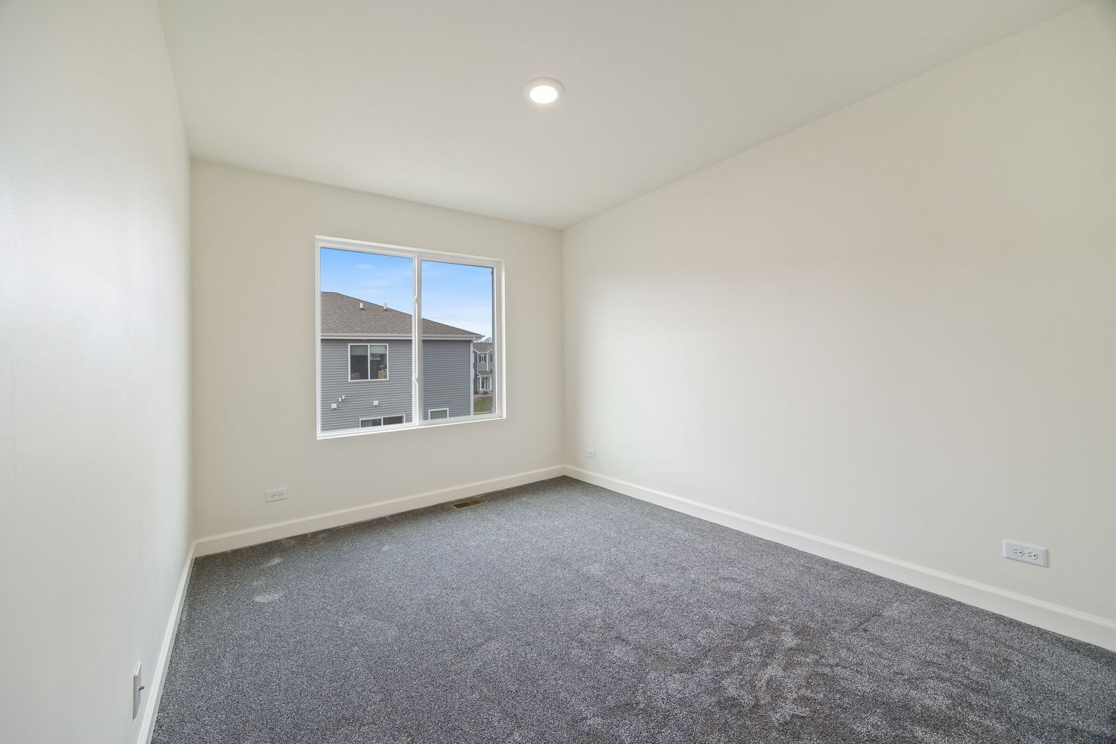 2463 BELLA Drive Pingree Grove, IL 60140 - Photo 21 of 24 an empty room with a window