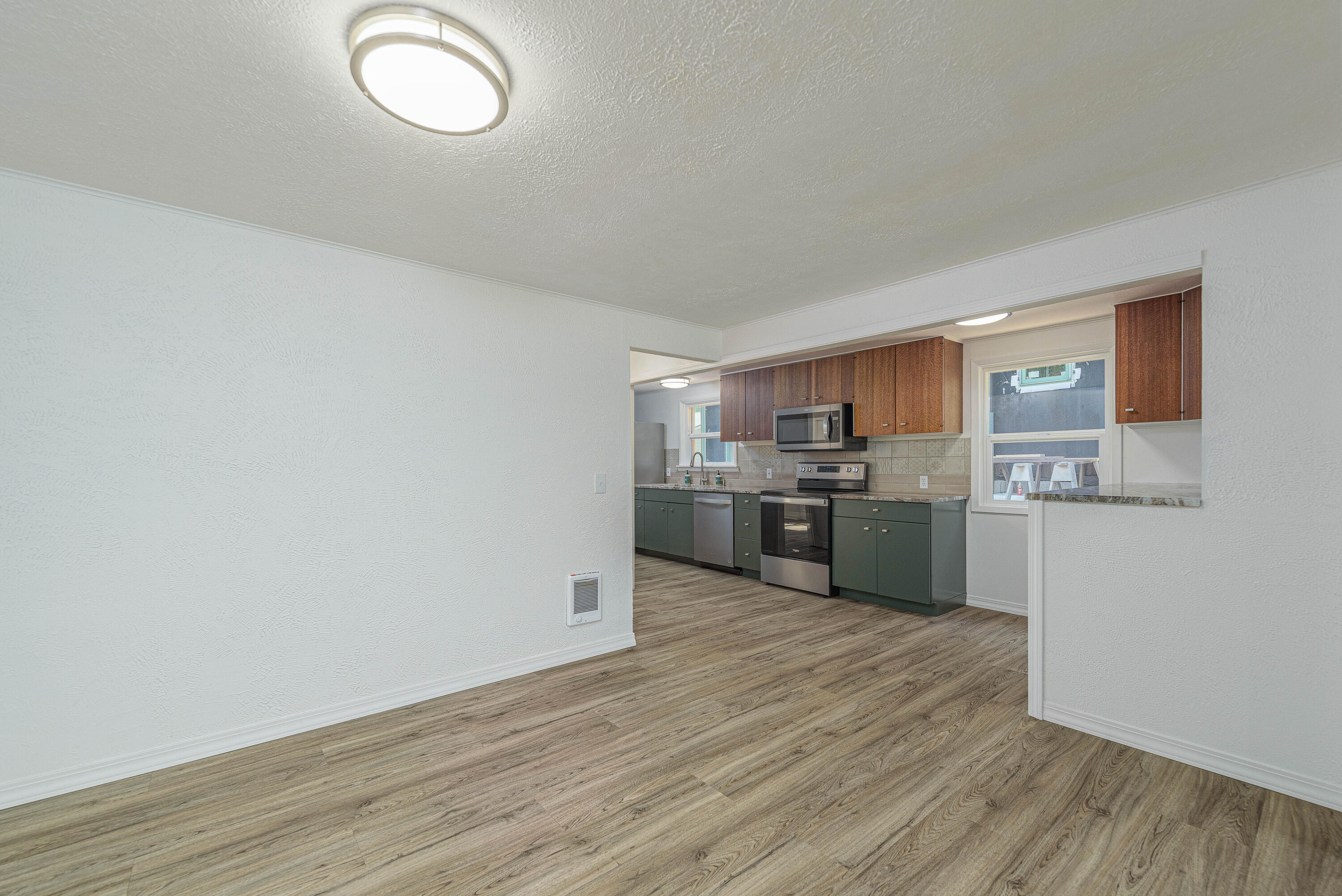 266 Northwest Riverside Boulevard Bend, OR 97703 - Photo 22 of 28 Riverside Blvd (8 of 18)