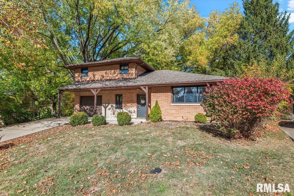 11 Bonnie Brook Road Chatham, IL 62629 - Photo 2 of 27