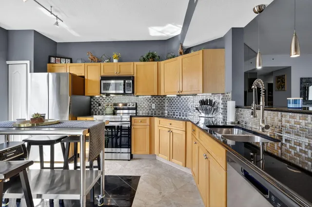 $2,400 | 11011 Legacy Lane, Unit 105, Palm Beach Gardens, FL 33410