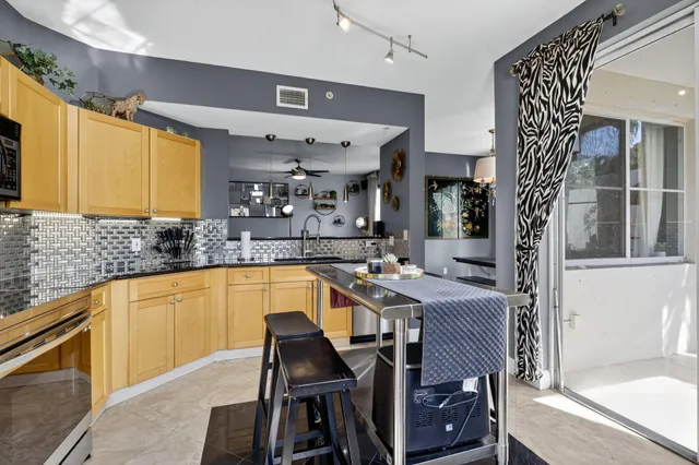 $2,400 | 11011 Legacy Lane, Unit 105, Palm Beach Gardens, FL 33410