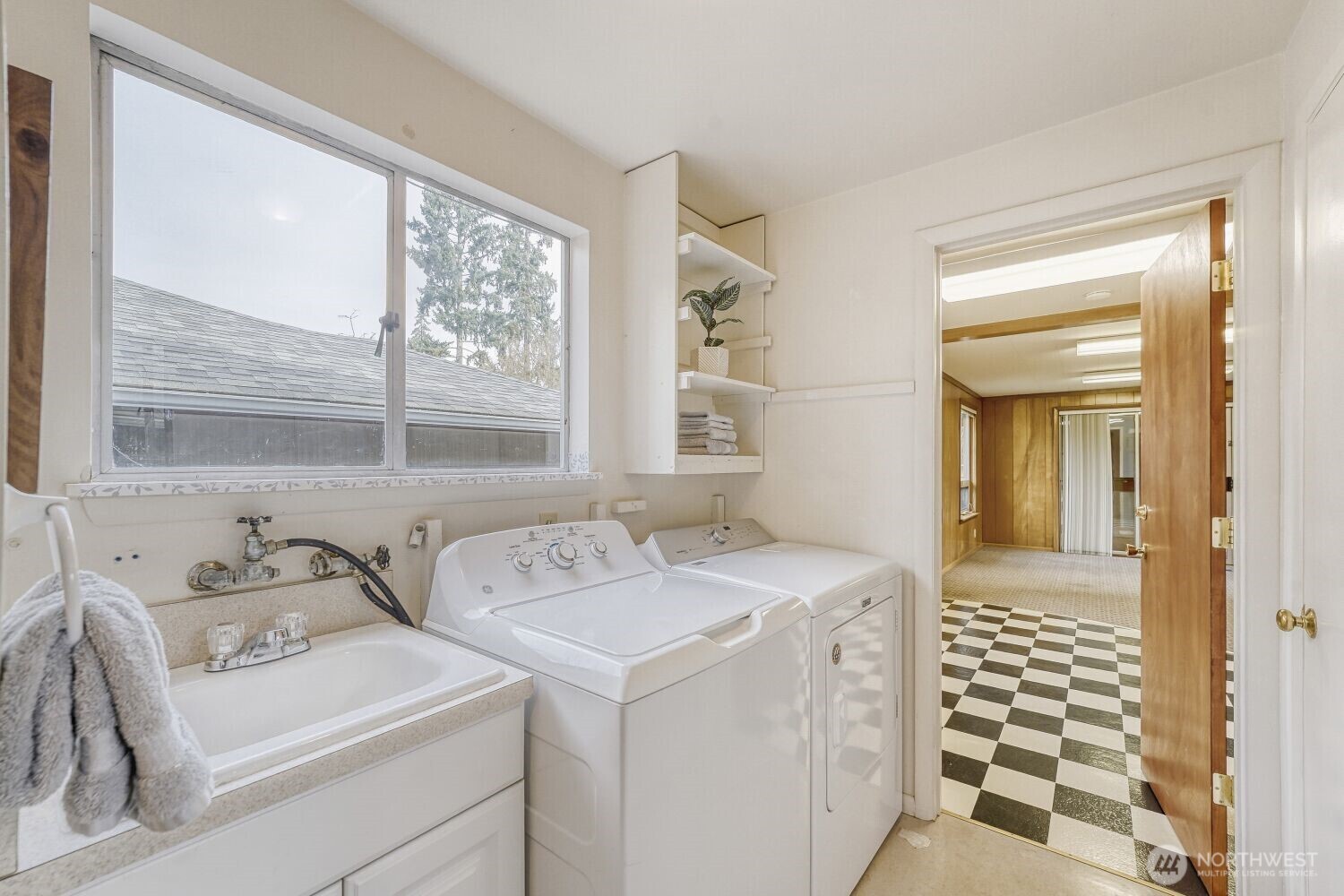 16436 16th Avenue Southwest Burien, WA 98166 - Photo 20 of 30 a view of bathroom with dual sinks