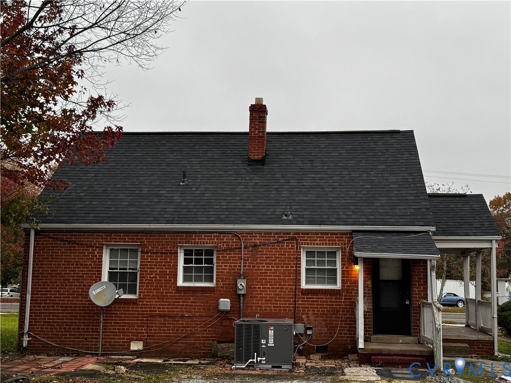 5606 Lakeside Avenue Henrico, VA 23228 - Photo 10 of 10 a front view of a house