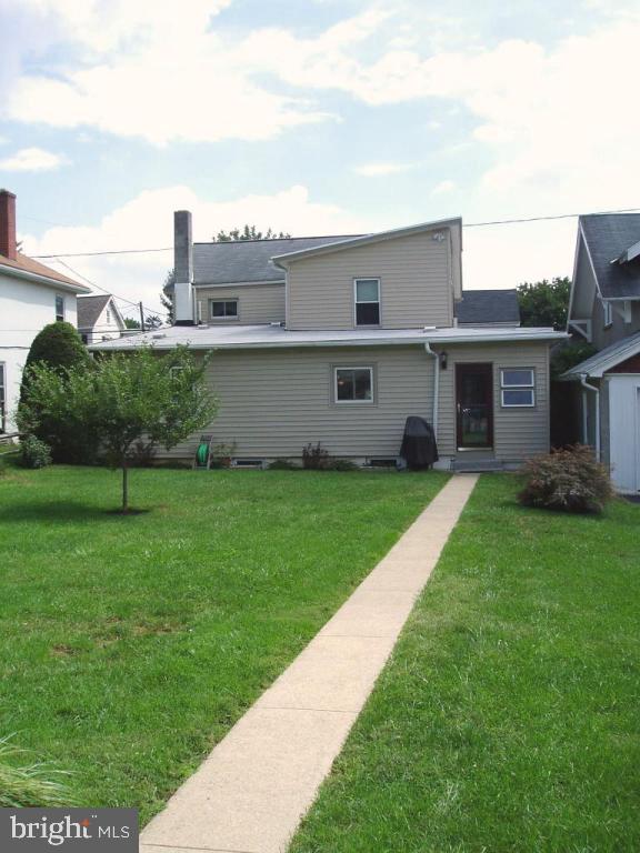 128 North Cedar Street Lititz, PA 17543 - Photo 4 of 38