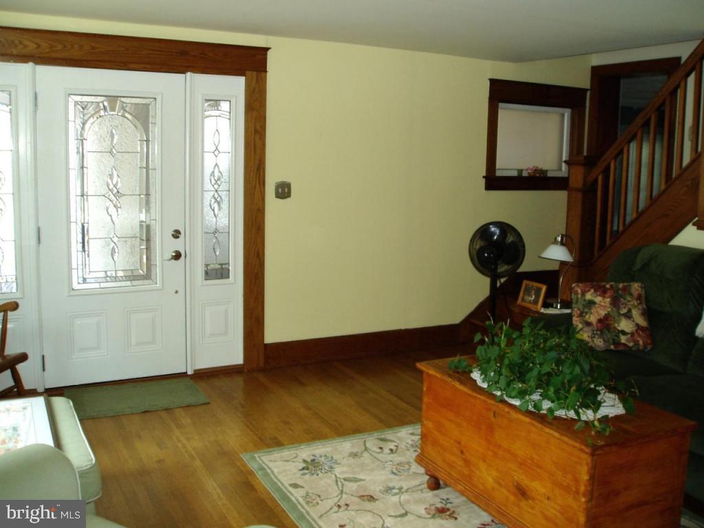 128 North Cedar Street Lititz, PA 17543 - Photo 8 of 38