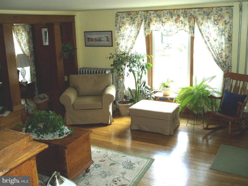 128 North Cedar Street Lititz, PA 17543 - Photo 10 of 38
