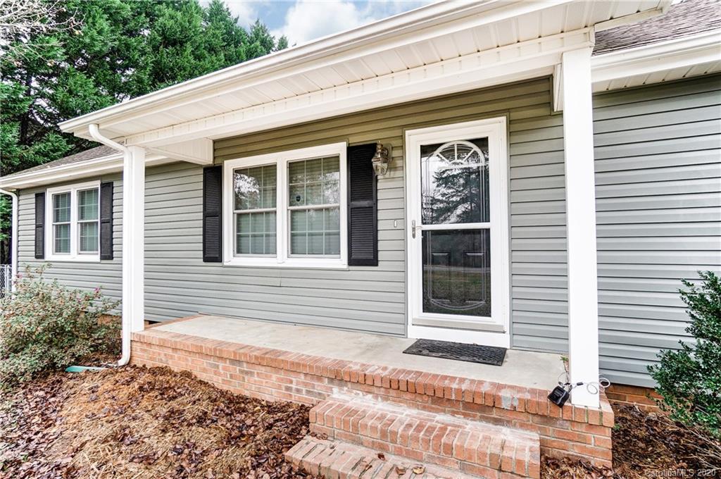 2385 Whitley Road Fort Mill, SC 29708 - Photo 3 of 25 a front view of a house