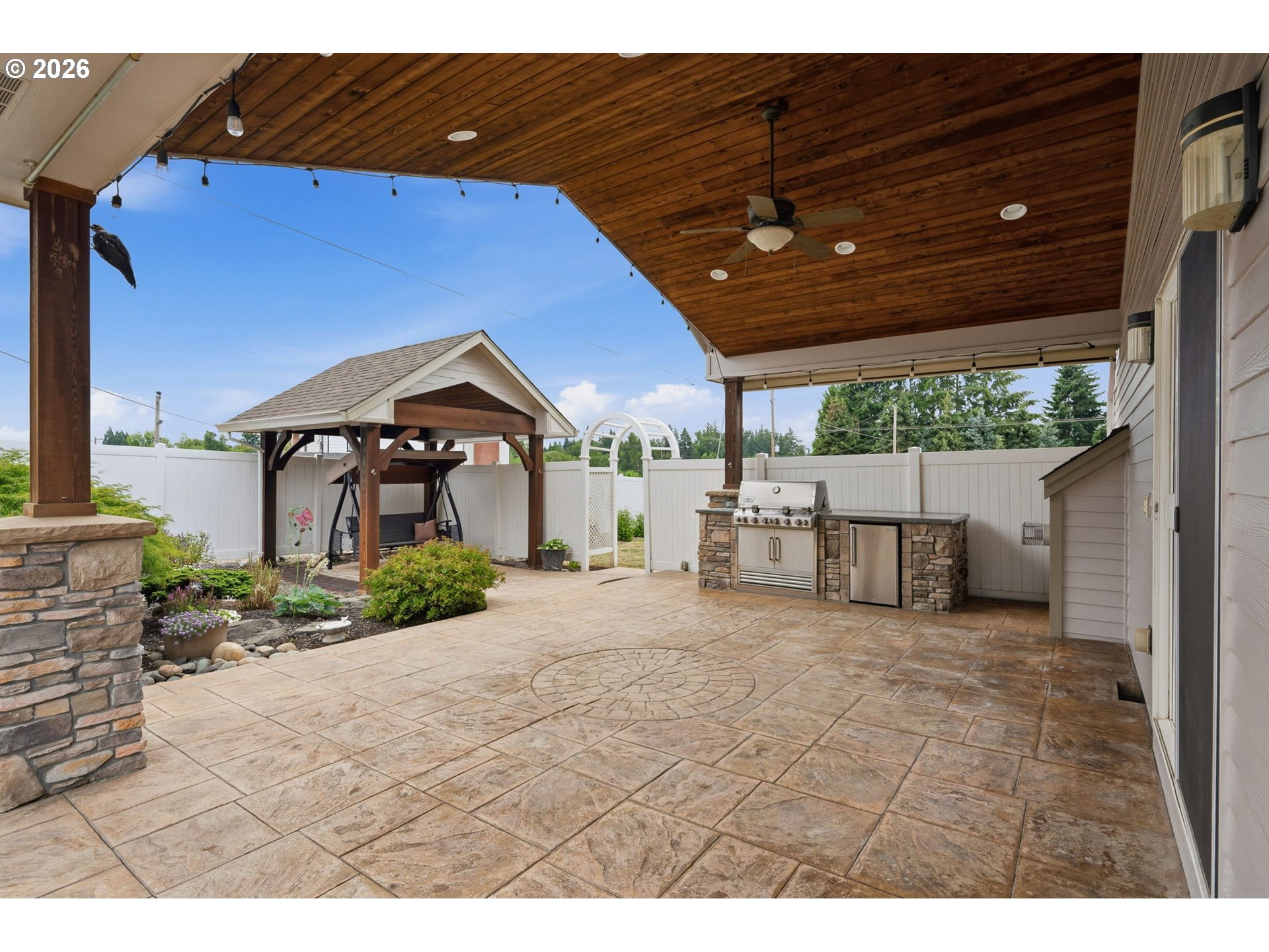 14633 Ehlen Road Northeast Aurora, OR 97002 - Photo 35 of 48 Covered Patio
