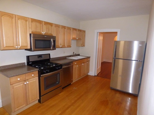 2425 West Foster Avenue, Unit 2E Chicago, IL 60625 - Photo 2 of 12