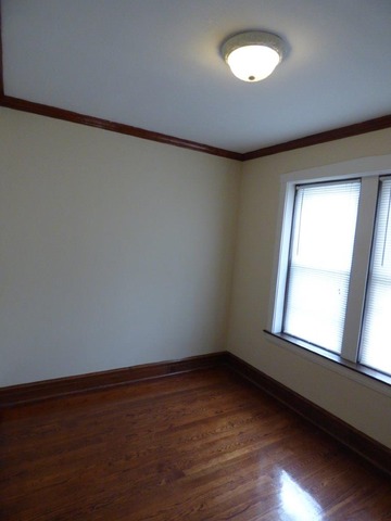 2425 West Foster Avenue, Unit 2E Chicago, IL 60625 - Photo 8 of 12