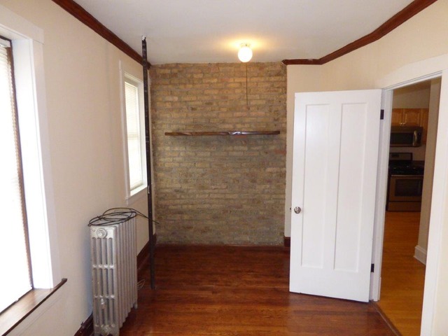 2425 West Foster Avenue, Unit 2E Chicago, IL 60625 - Photo 9 of 12