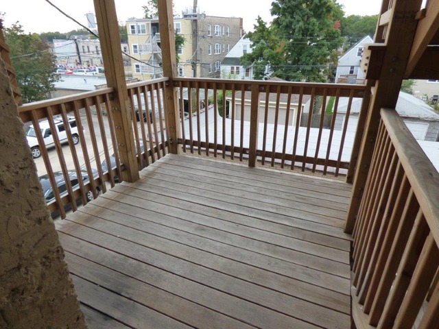2425 West Foster Avenue, Unit 2E Chicago, IL 60625 - Photo 10 of 12