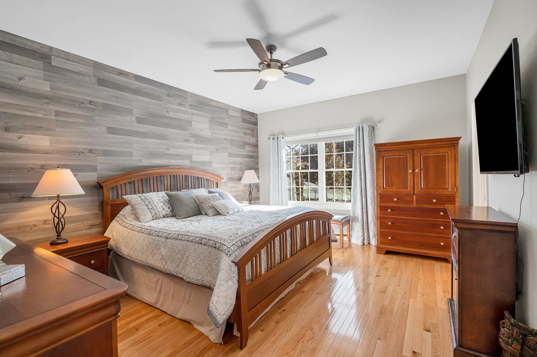 8 Crown Point Circle Merrimack, NH 03054 - Photo 18 of 41