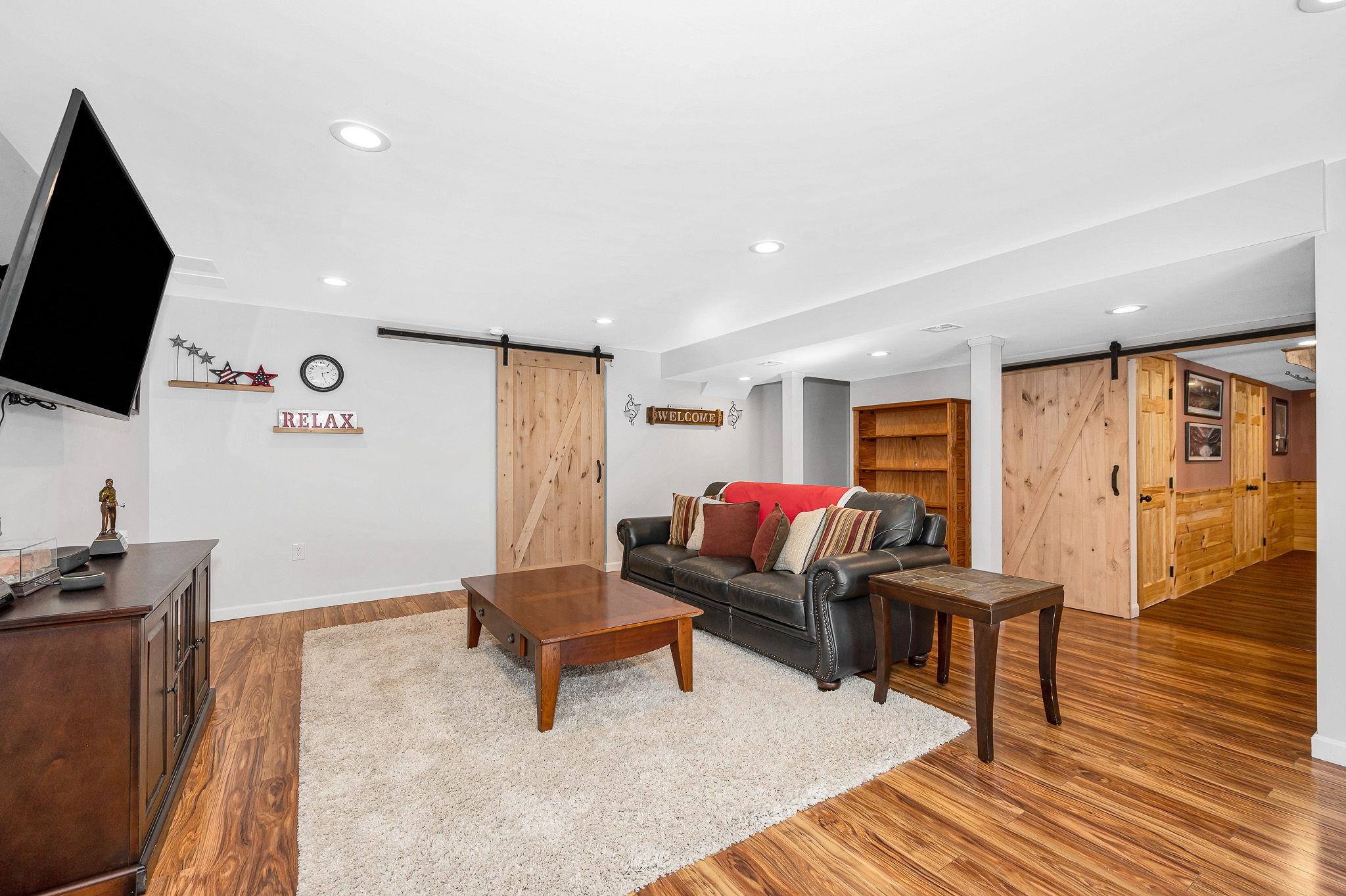 8 Crown Point Circle Merrimack, NH 03054 - Photo 29 of 41